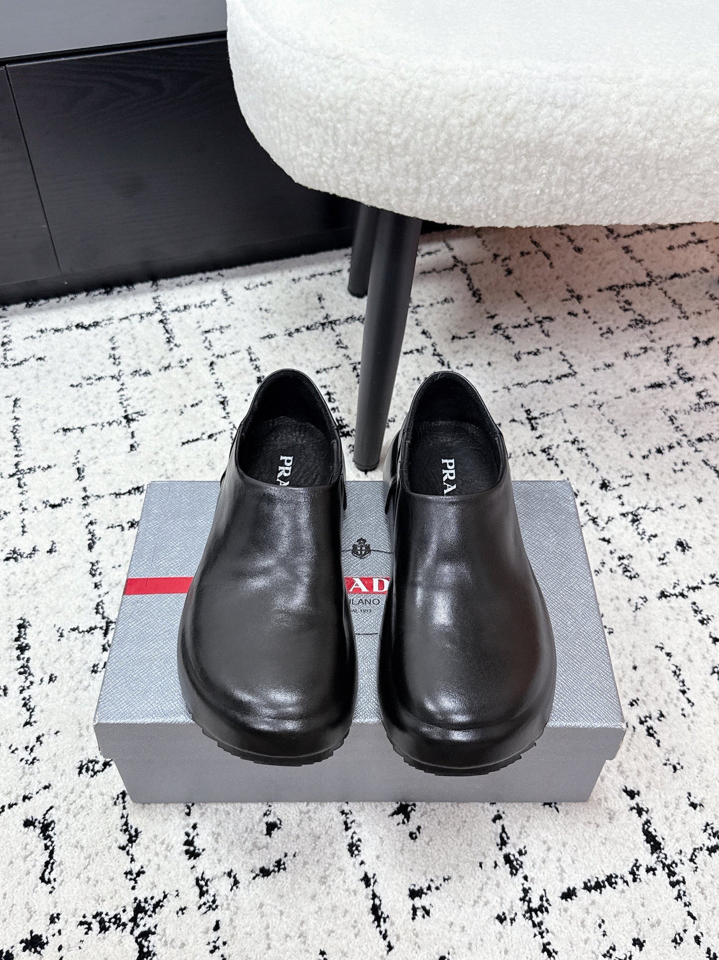 PRA 26S Loafers Black Calfskin Leather 617129