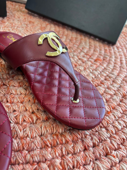 CC 26s Thong Sandals Burgundy Sheepskin 648257