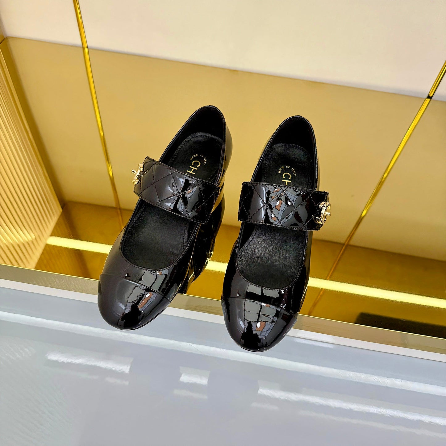 CC 2026 Mary Jane 35 Black Gold Black Patent Leather 667752
