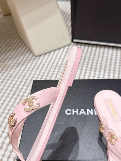 CC 26s Thong Sandals Pastel Pink Sheepskin Multicolor Charm 632361