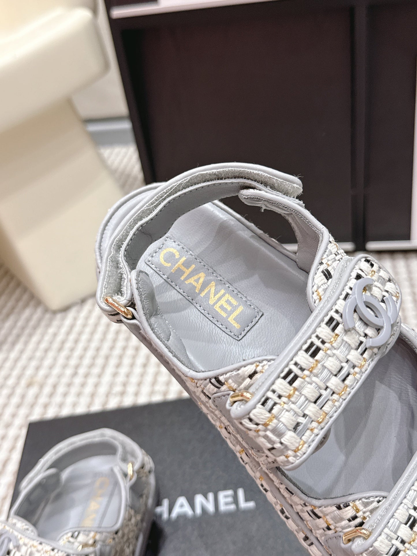 CC 26s Sandals Gray White Beige Leather 632403