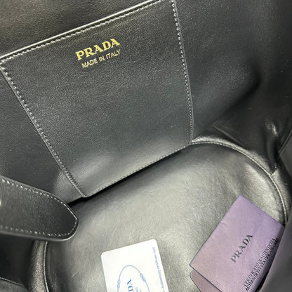 Prada 2026 Medium Bucket Bag 29cm Calfskin