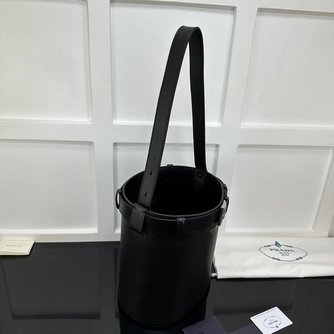Prada 2026 Medium Bucket Bag 29cm Calfskin