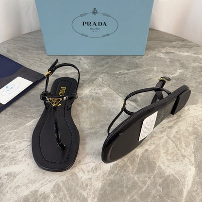 Prada 2026 Thong Sandals Patent Leather 789403
