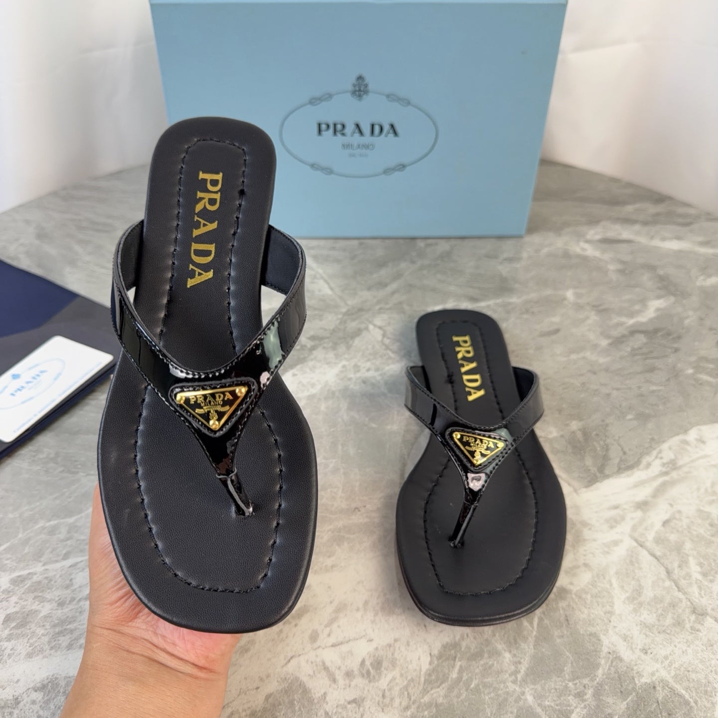 Prada 2026 Flipflops Patent Leather 789406