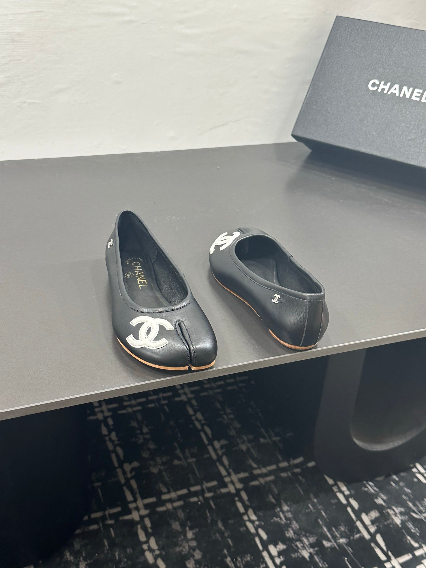 Chanel 2026 Ballet Flats Leather Sheepskin 832540