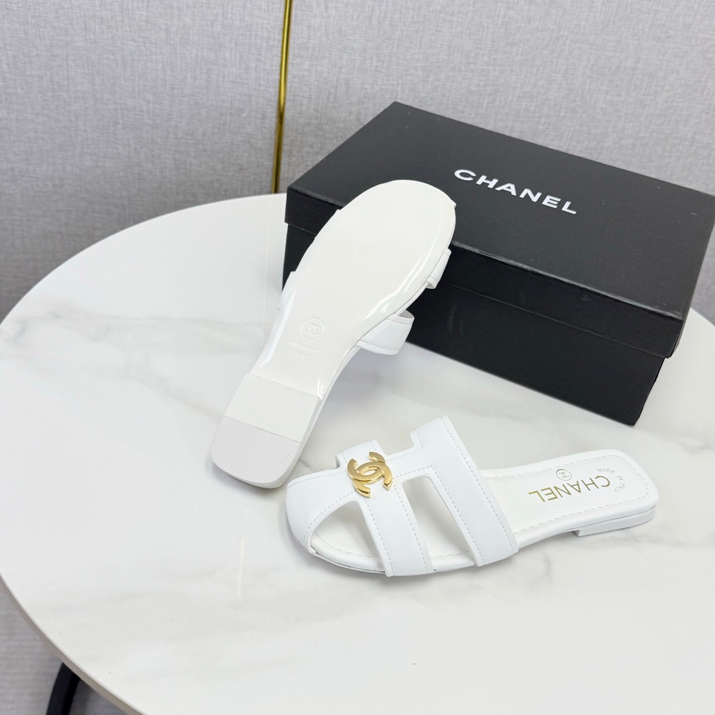 Chanel 2026 Double C Cutout Slipper Sheepskin 904592