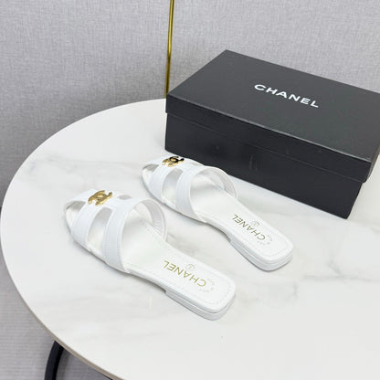 Chanel 2026 Double C Cutout Slipper Sheepskin 904592