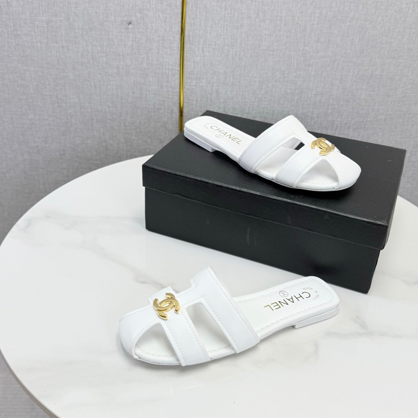 Chanel 2026 Double C Cutout Slipper Sheepskin 904592