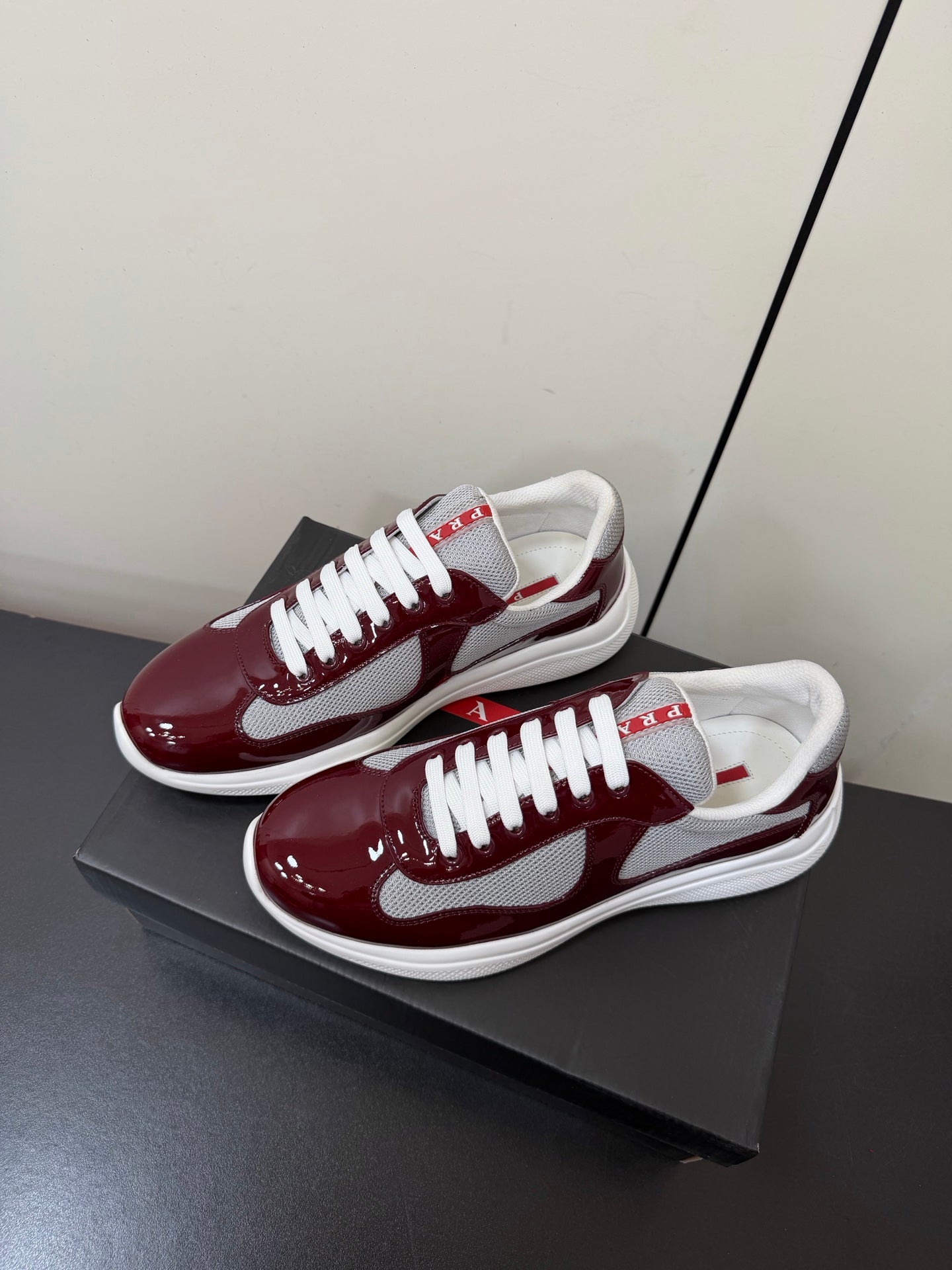 PRA 26S Casual Sneakers Burgundy Gray Patent Leather 618919