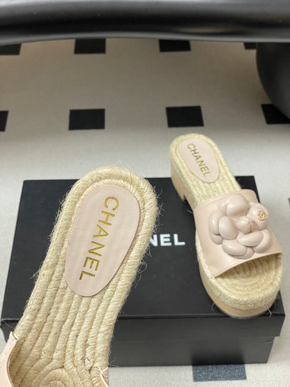 CC 26s Camellia Slippers Beige Rope Smooth Leather 649400