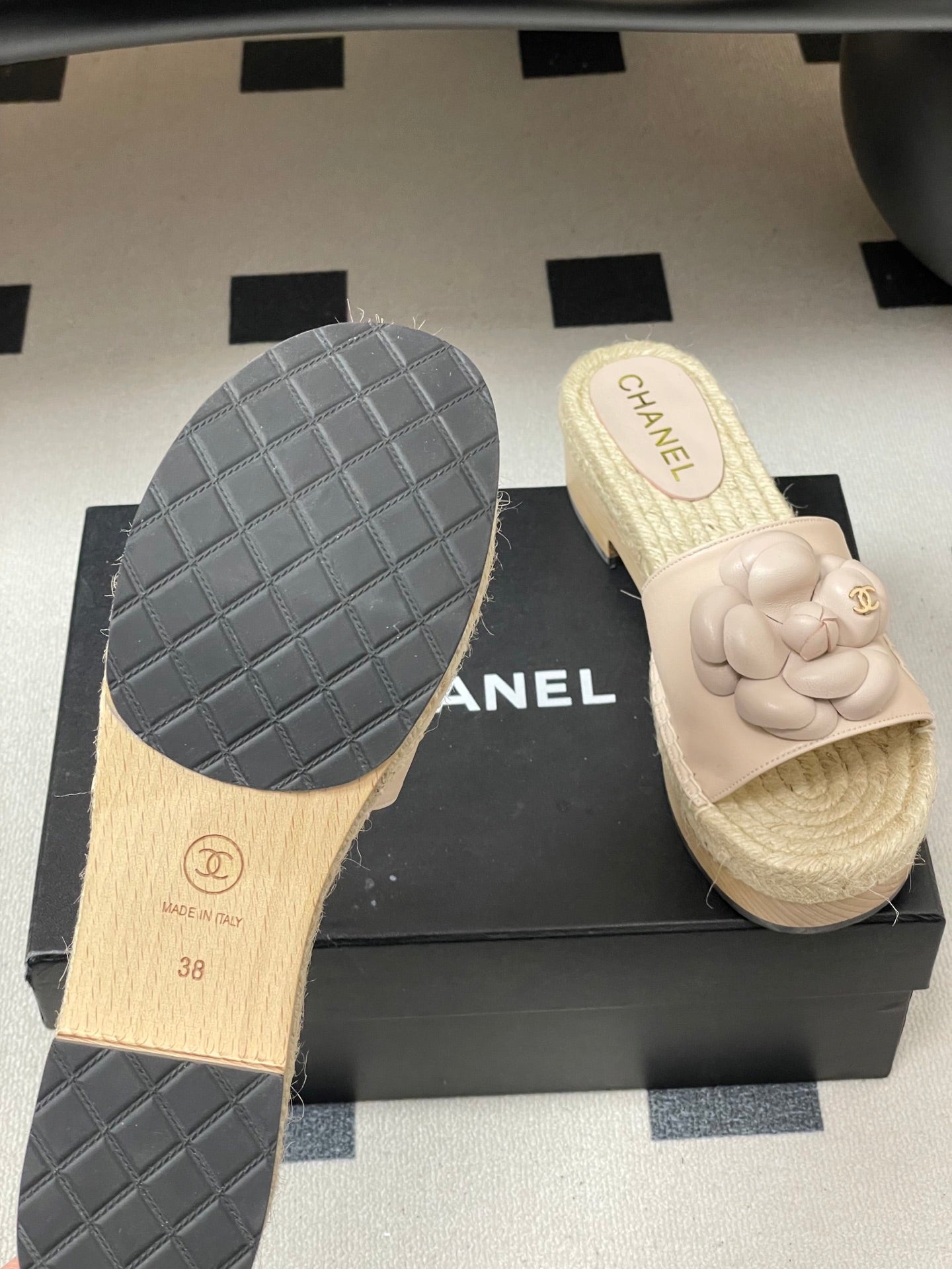 CC 26s Camellia Slippers Beige Rope Smooth Leather 649400