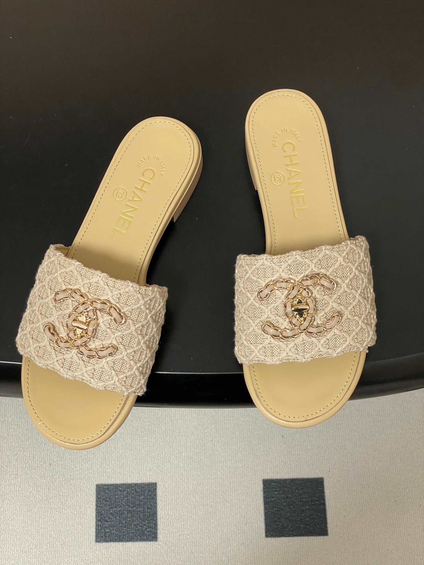 CC 26s Flat Slippers Beige Fabric Sheepskin 649490